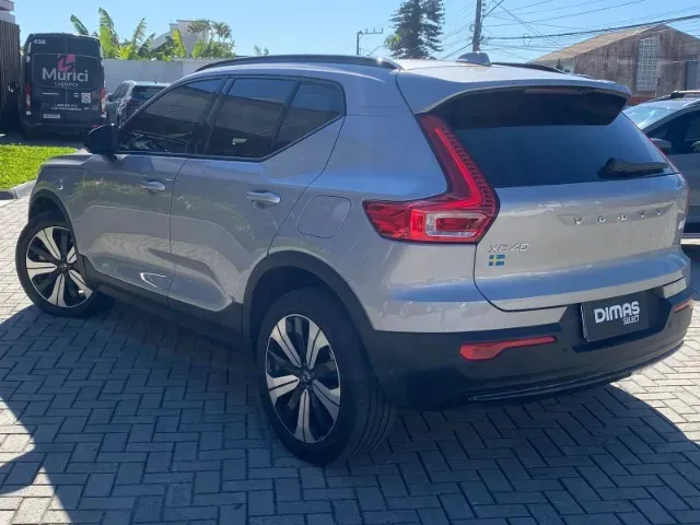 Volvo XC40 Recharge - Imagem 4