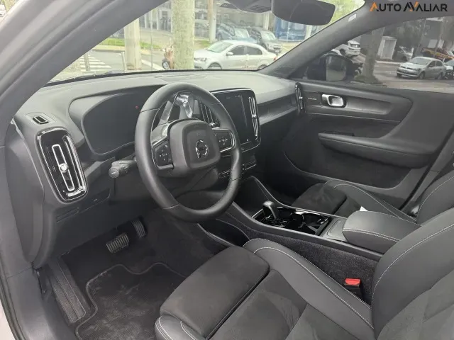 Volvo XC40 Recharge - Imagem 7