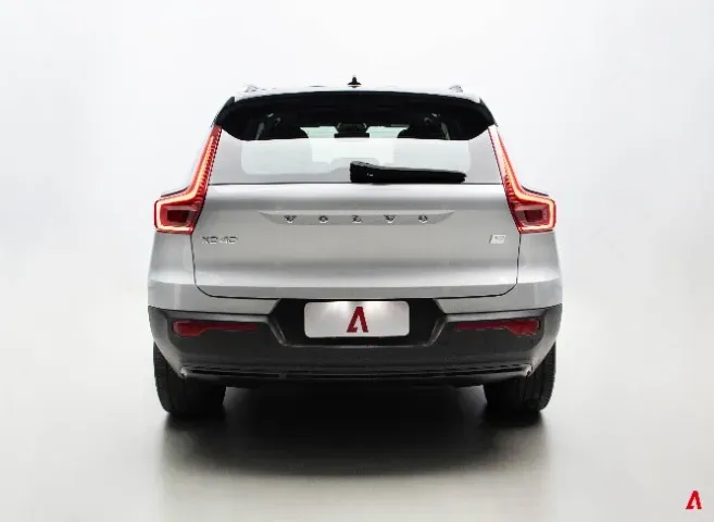 Volvo XC40 Recharge - Imagem 9
