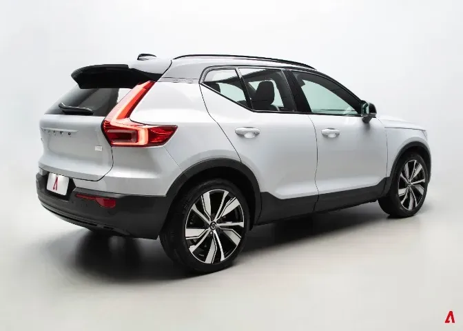 Volvo XC40 Recharge - Imagem 10