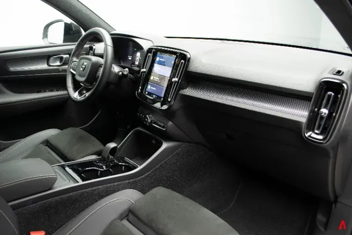 Volvo XC40 Recharge - Imagem 11