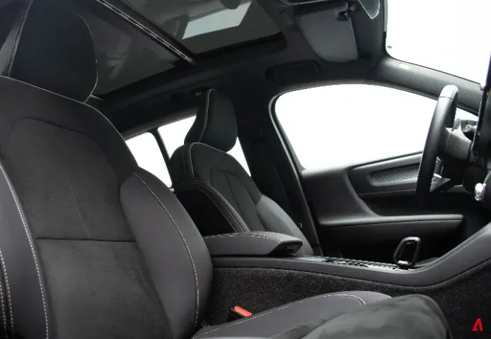 Volvo XC40 Recharge - Imagem 15