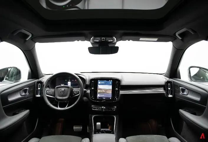 Volvo XC40 Recharge - Imagem 16