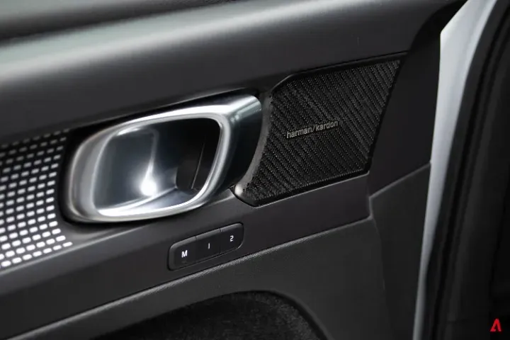 Volvo XC40 Recharge - Imagem 20