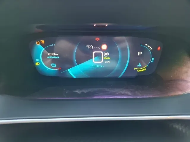 Peugeot E-2008 - Imagem 2