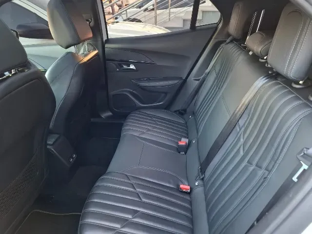 Peugeot E-2008 - Imagem 4