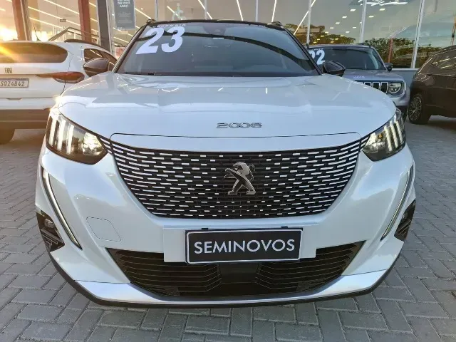 Peugeot E-2008 - Imagem 8