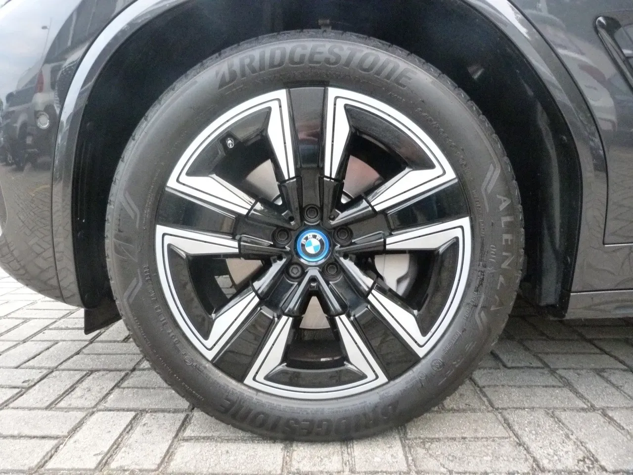 BMW IX3 - Imagem 13