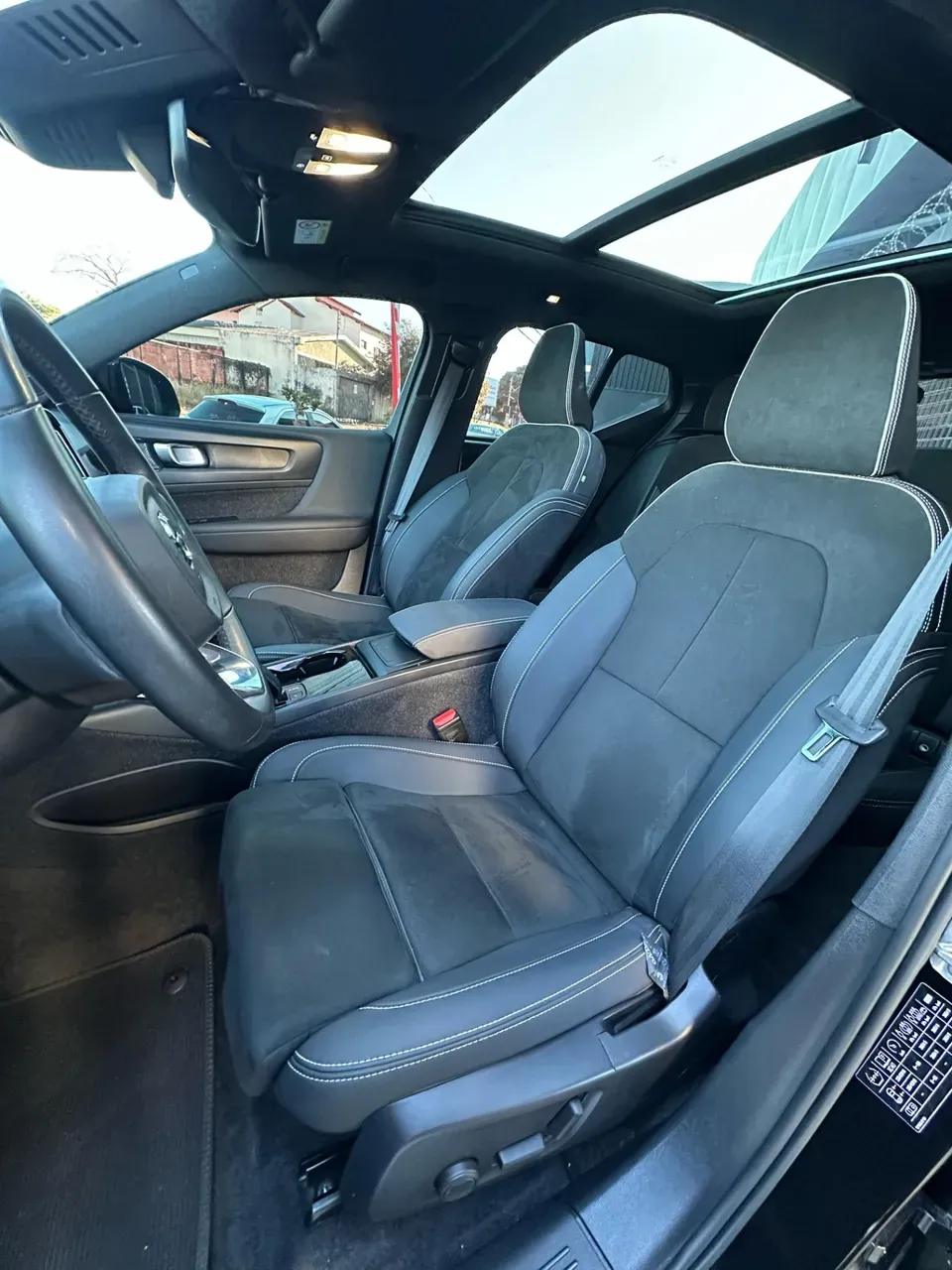 Volvo XC40 Recharge - Imagem 8