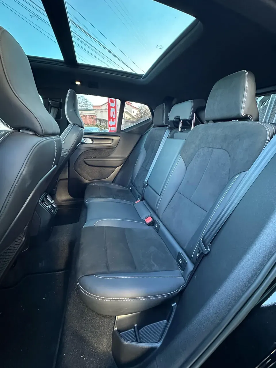 Volvo XC40 Recharge - Imagem 10