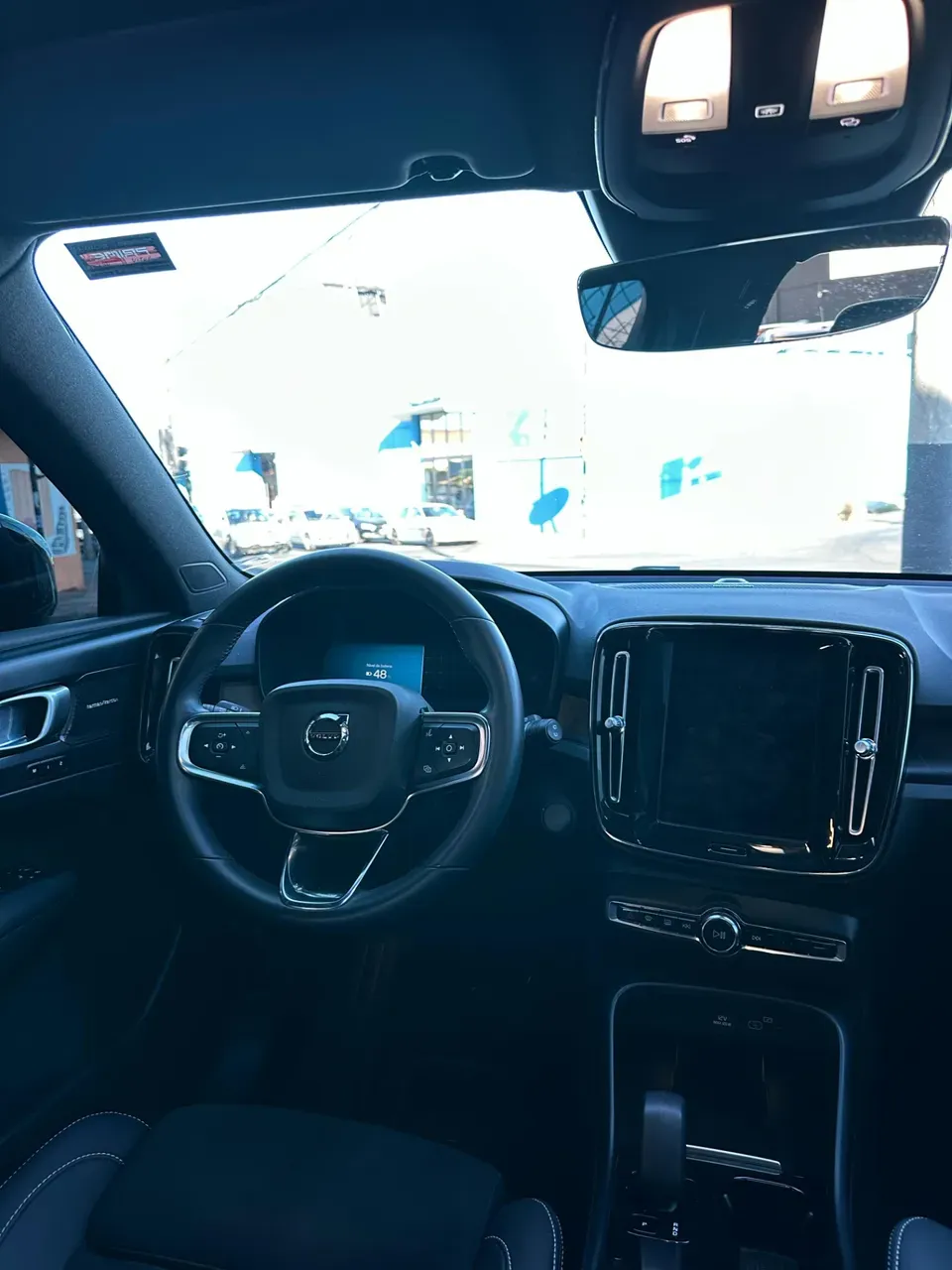 Volvo XC40 Recharge - Imagem 11