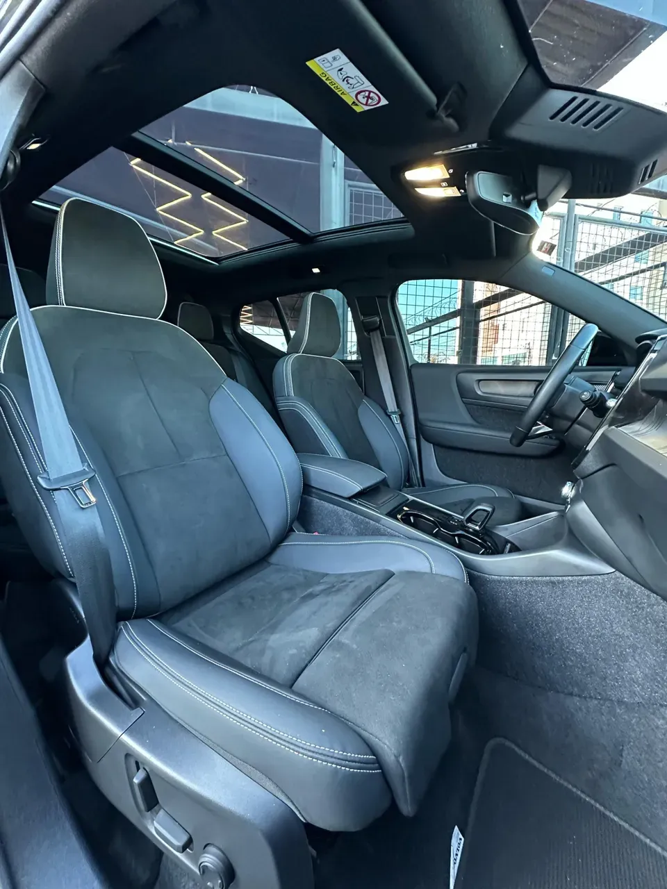 Volvo XC40 Recharge - Imagem 15