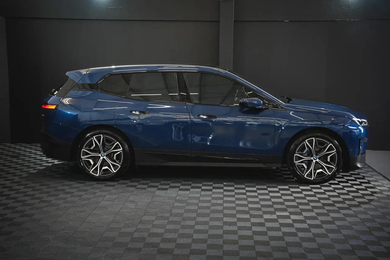 BMW Ix - Imagem 7