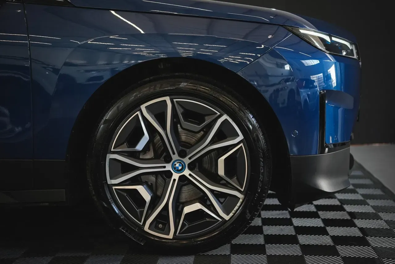 BMW Ix - Imagem 8