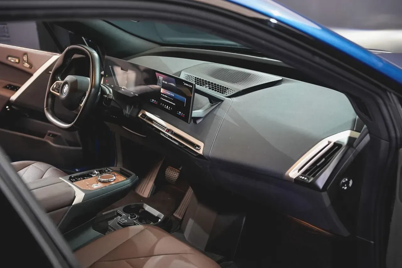 BMW Ix - Imagem 10