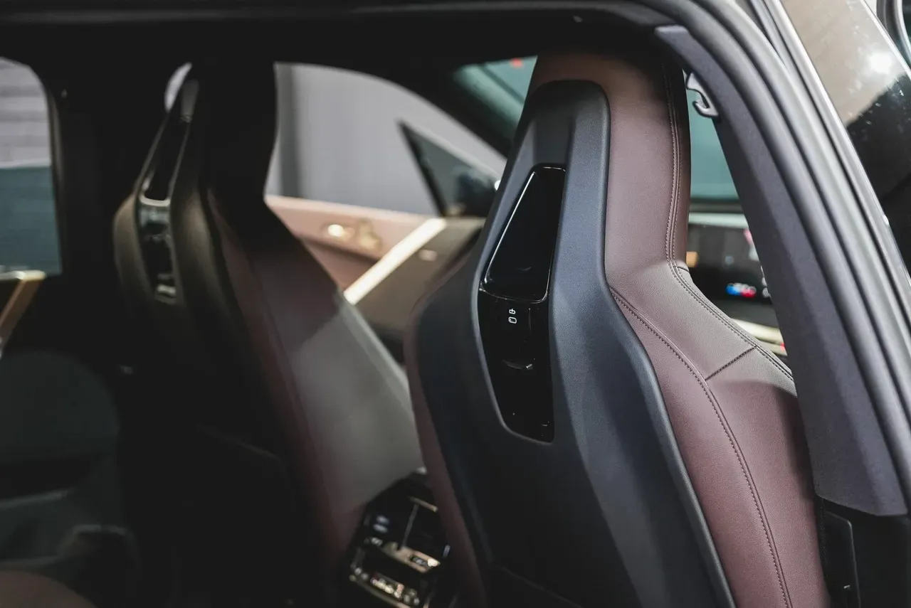 BMW Ix - Imagem 16