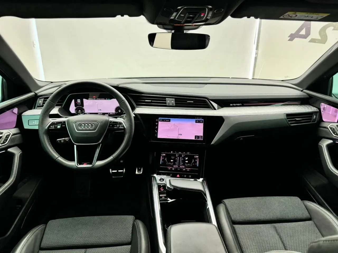 Audi Q8 Sportback E-tron - Imagem 10