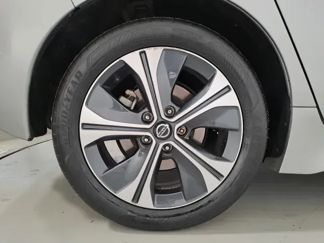 Nissan Leaf - Imagem 18