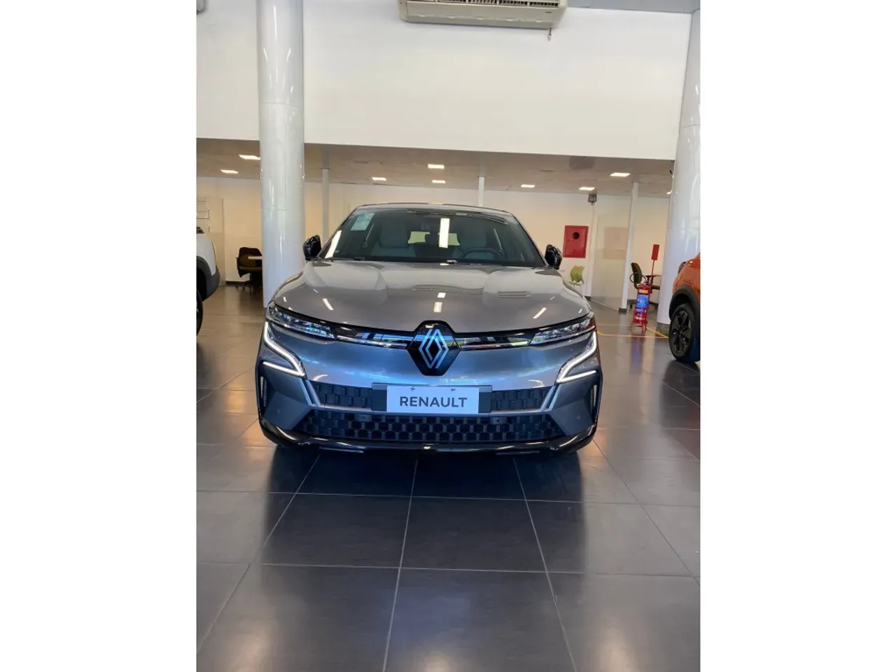 Renault Megane E-tech Electric - Imagem 2