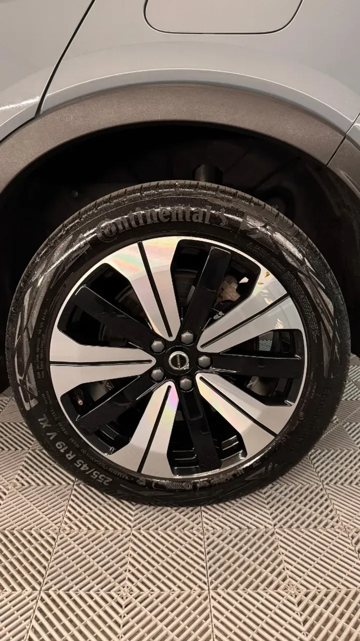 Volvo XC40 Recharge - Imagem 8