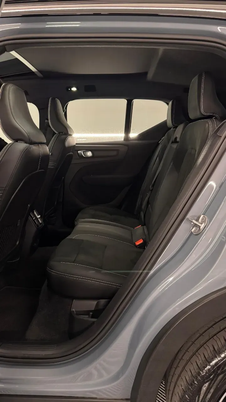 Volvo XC40 Recharge - Imagem 11