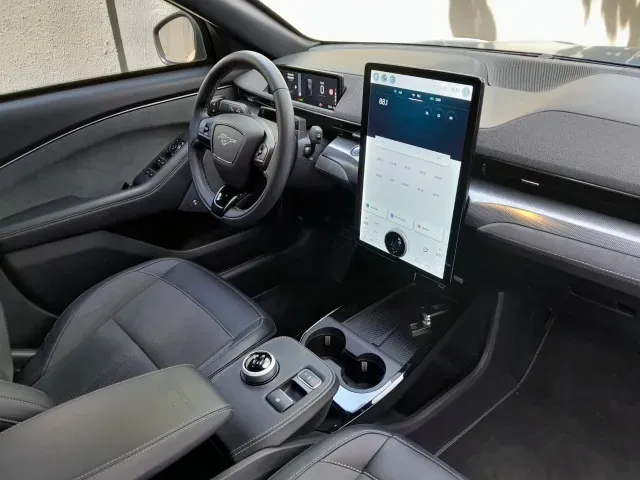 Ford Mustang Mach-e - Imagem 11