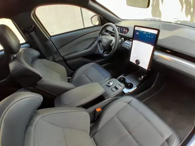 Ford Mustang Mach-e - Imagem 13