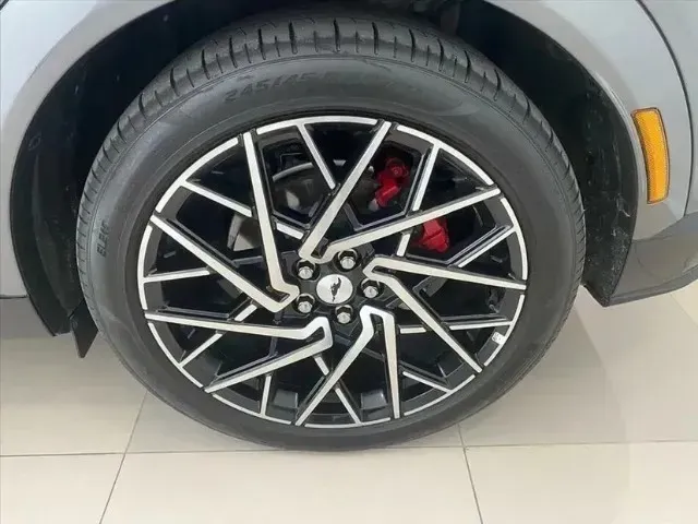 Ford Mustang Mach-e - Imagem 18