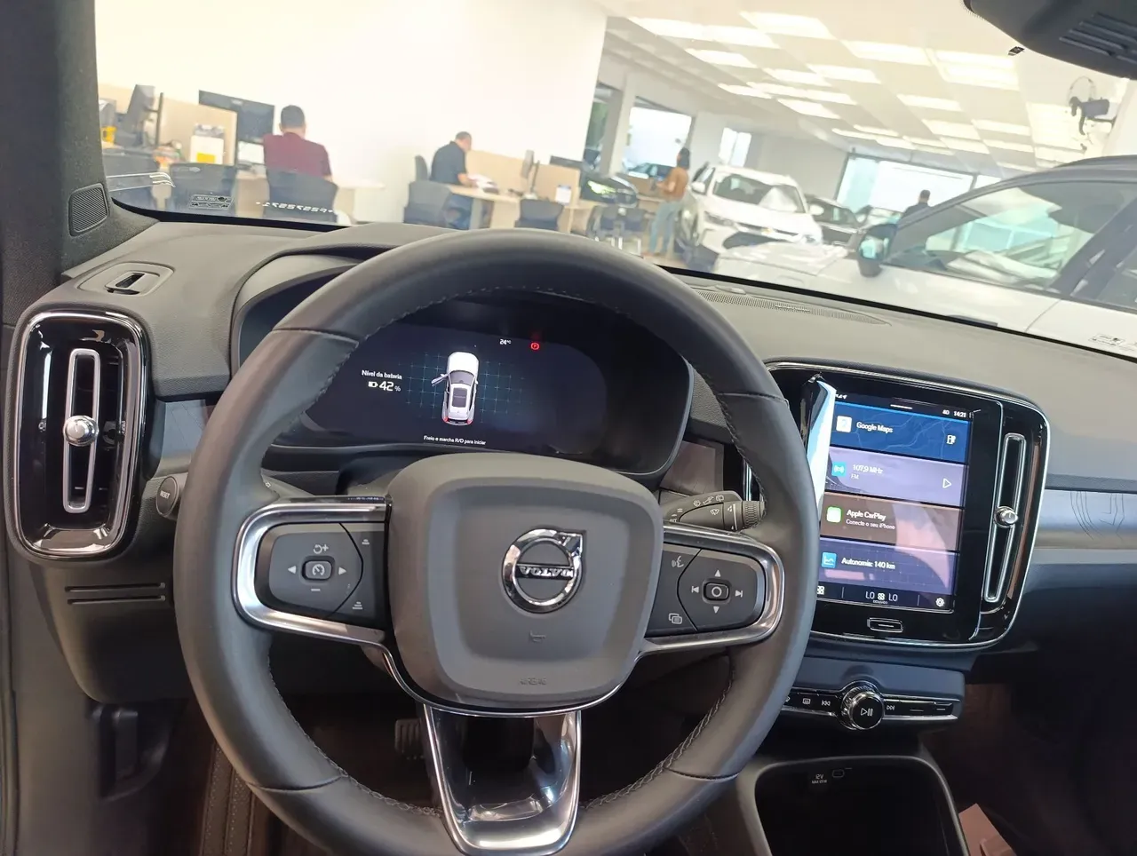 Volvo XC40 Recharge - Imagem 6