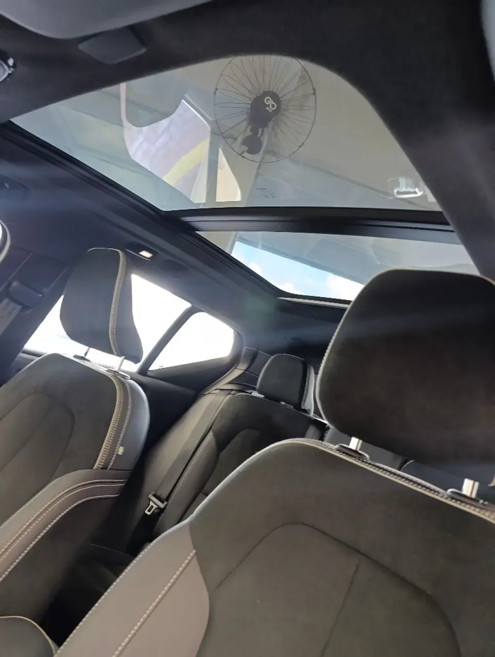 Volvo XC40 Recharge - Imagem 7