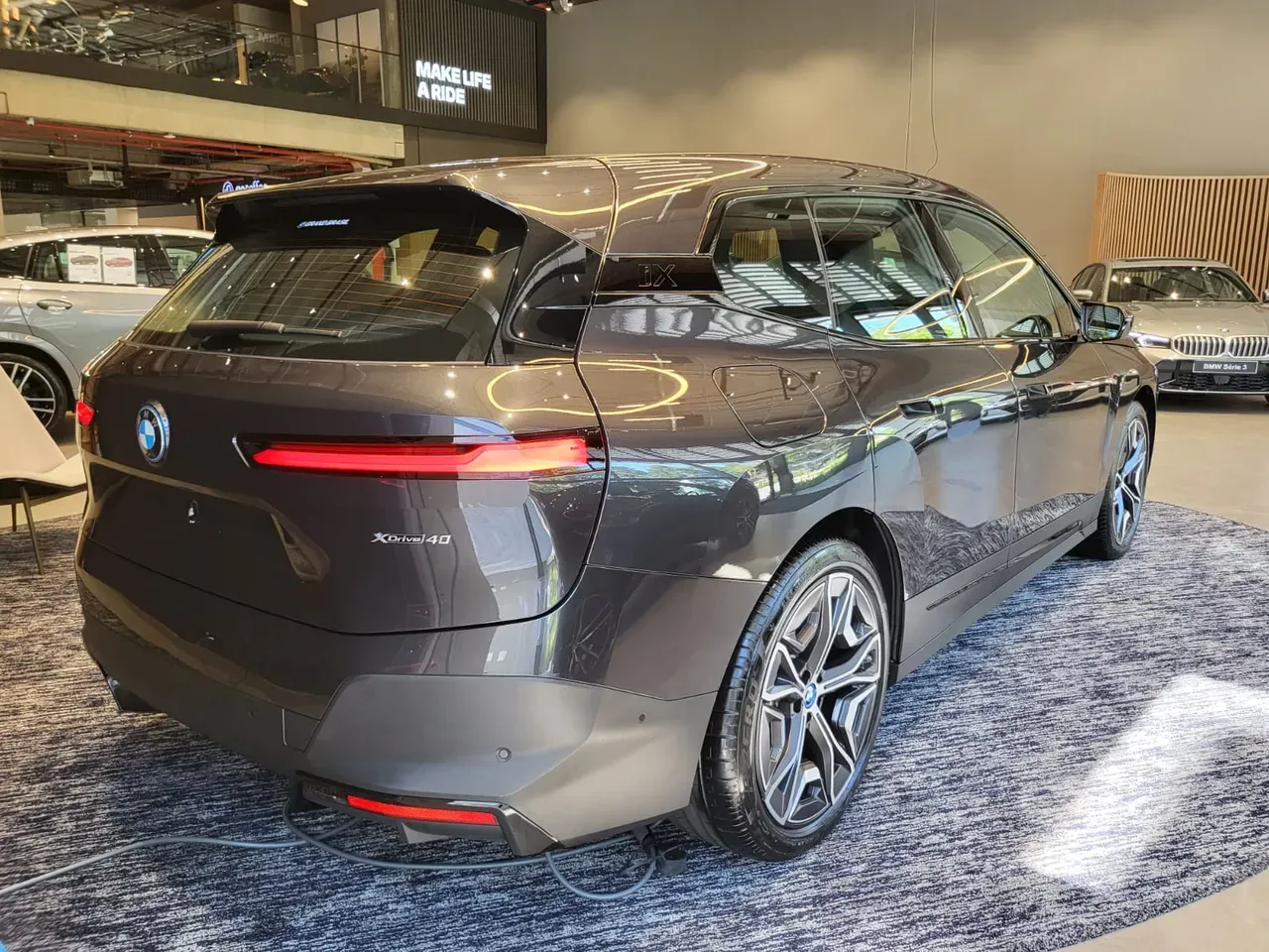 BMW Ix - Imagem 3