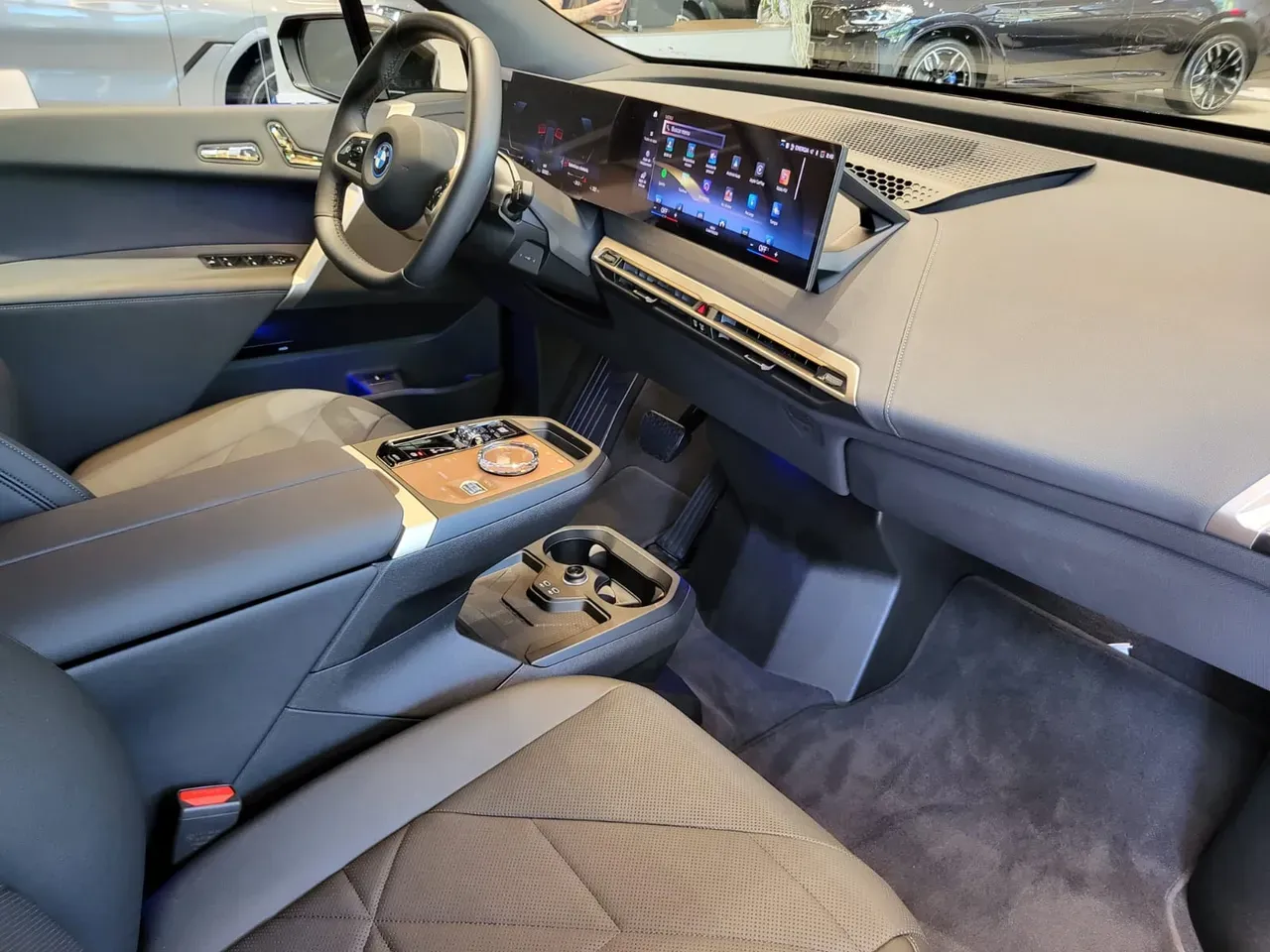 BMW Ix - Imagem 10