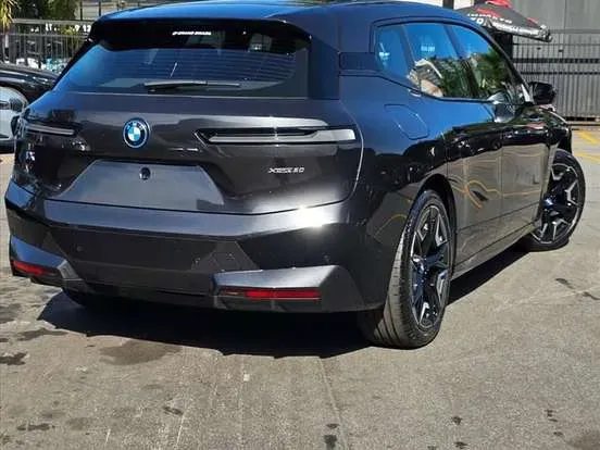 BMW Ix - Imagem 6