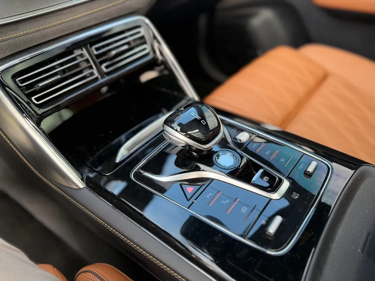 BYD Tang - Imagem 19