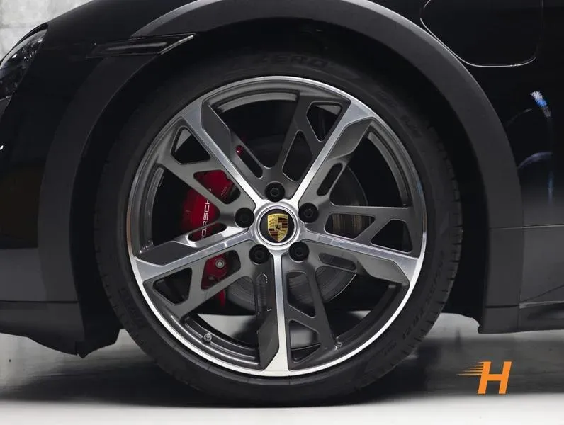 Porsche Taycan - Imagem 6