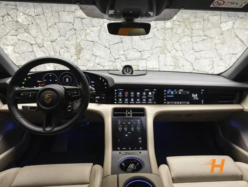 Porsche Taycan - Imagem 7