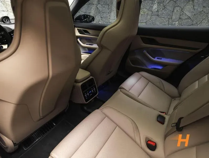 Porsche Taycan - Imagem 9