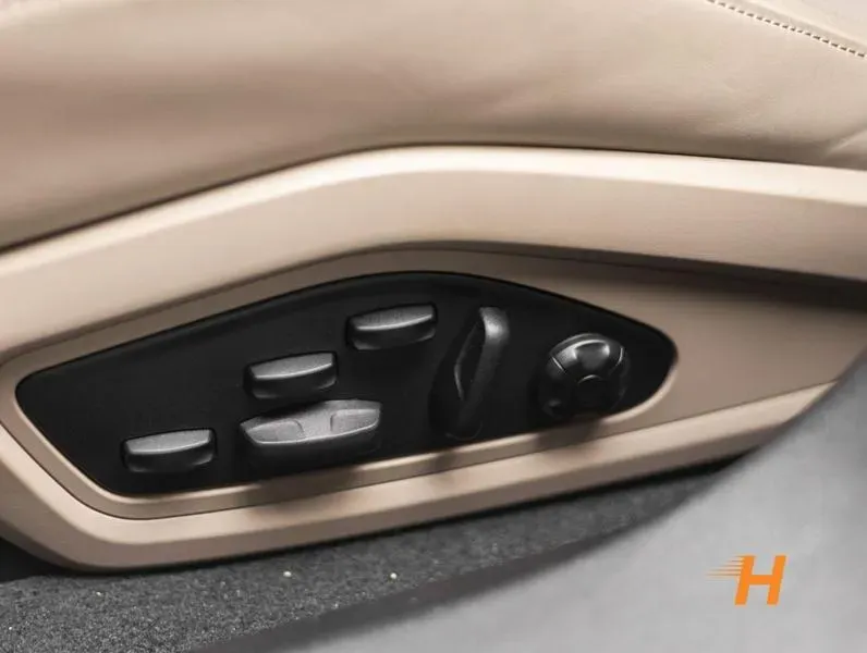 Porsche Taycan - Imagem 10