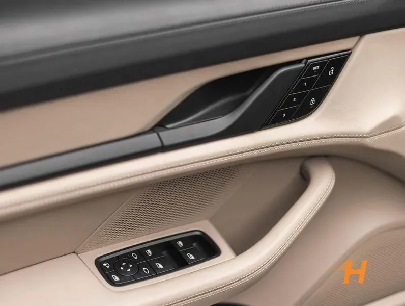 Porsche Taycan - Imagem 11