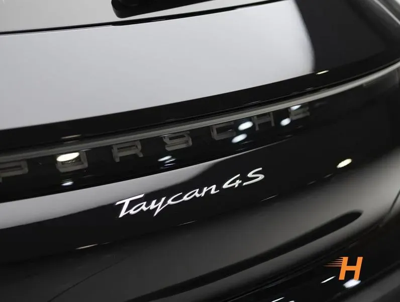 Porsche Taycan - Imagem 17