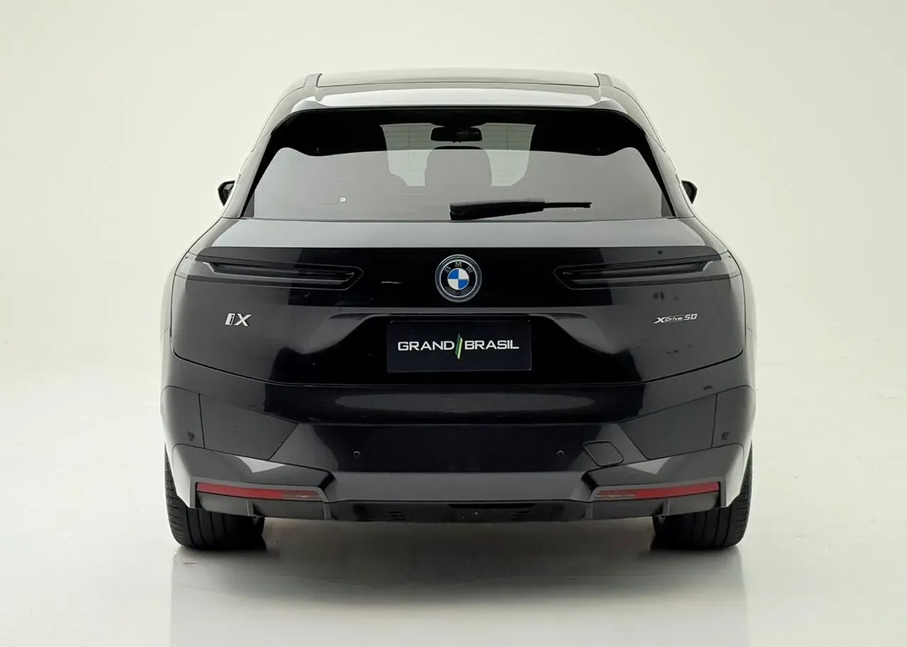 BMW Ix - Imagem 4