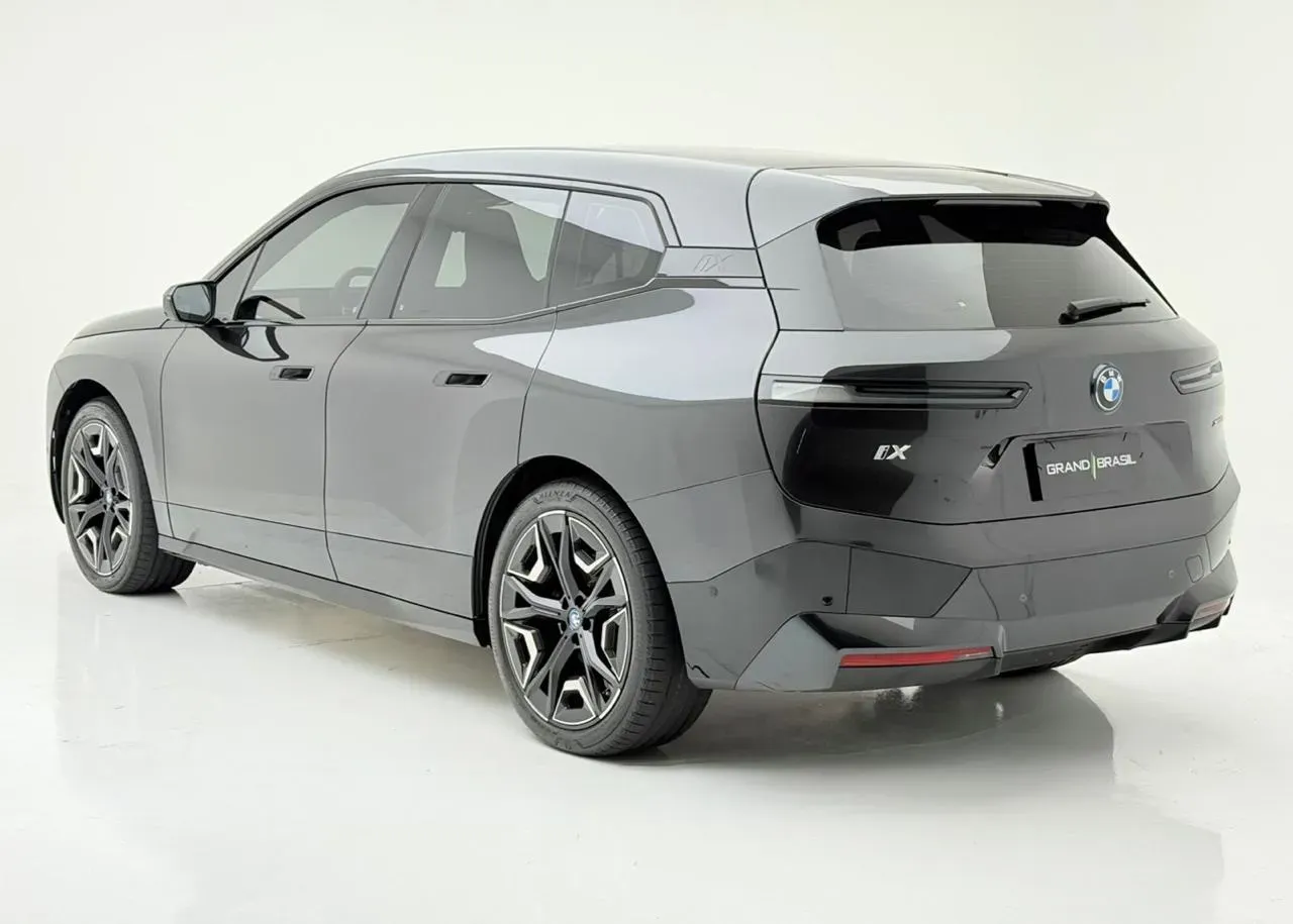 BMW Ix - Imagem 5