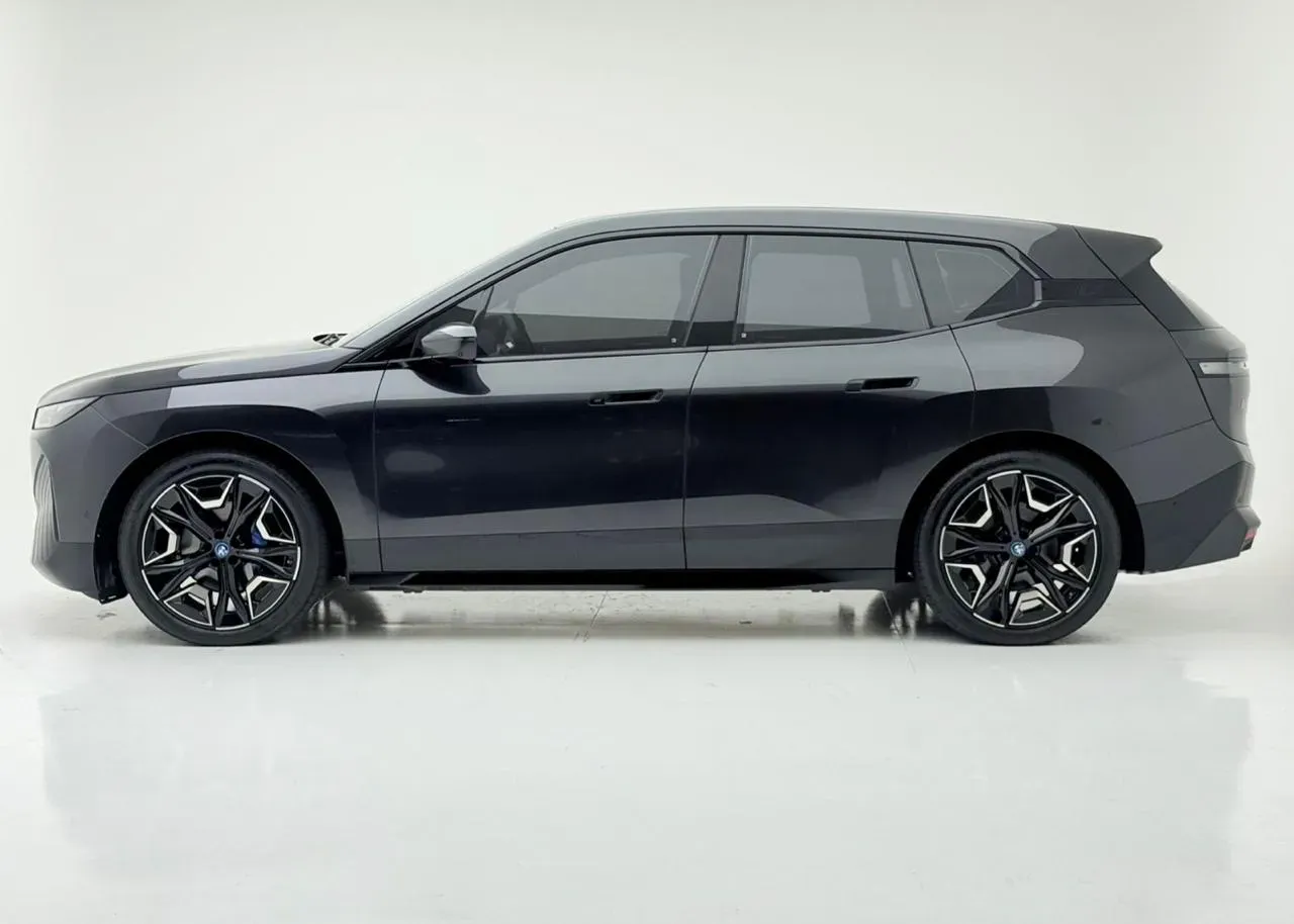 BMW Ix - Imagem 6
