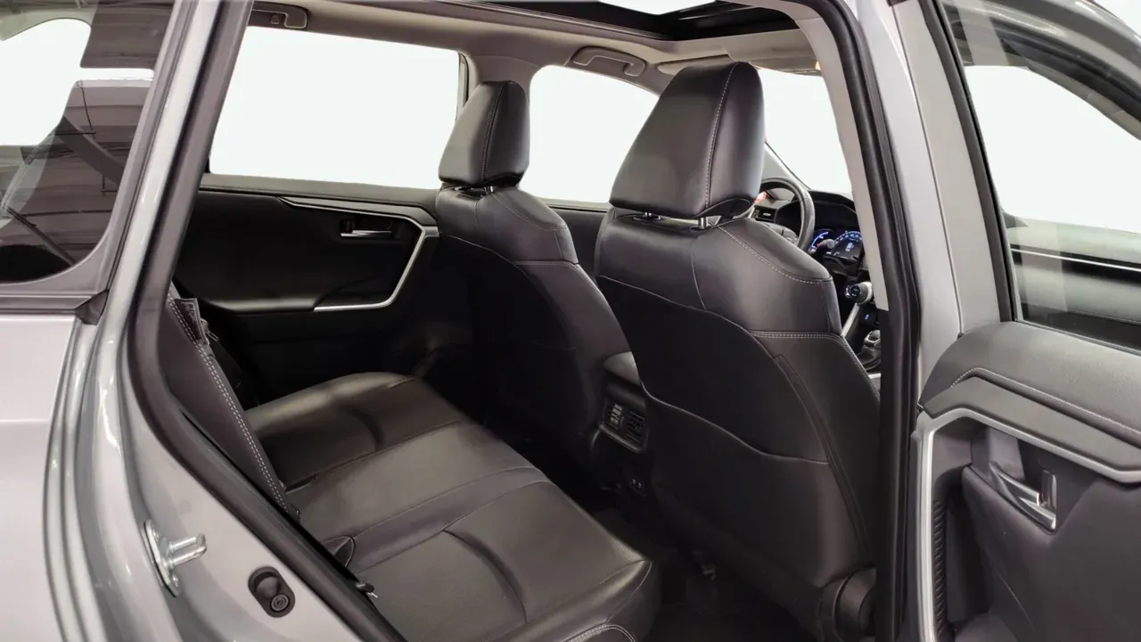 Toyota Rav4 EV - Imagem 12