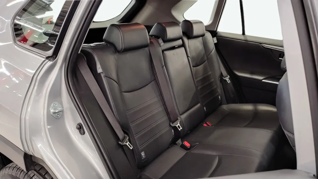 Toyota Rav4 EV - Imagem 13