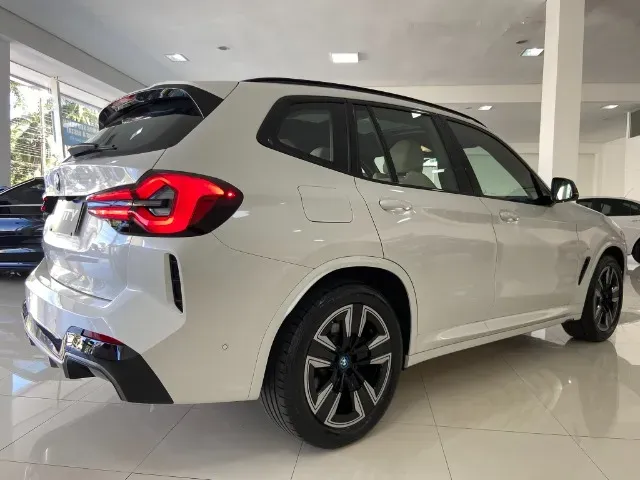 BMW IX3 - Imagem 3
