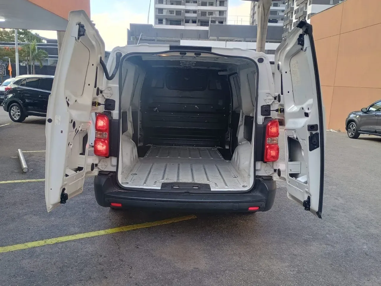 Peugeot E-expert - Imagem 7