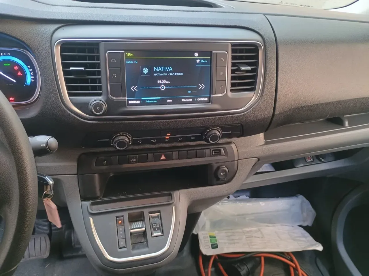 Peugeot E-expert - Imagem 14