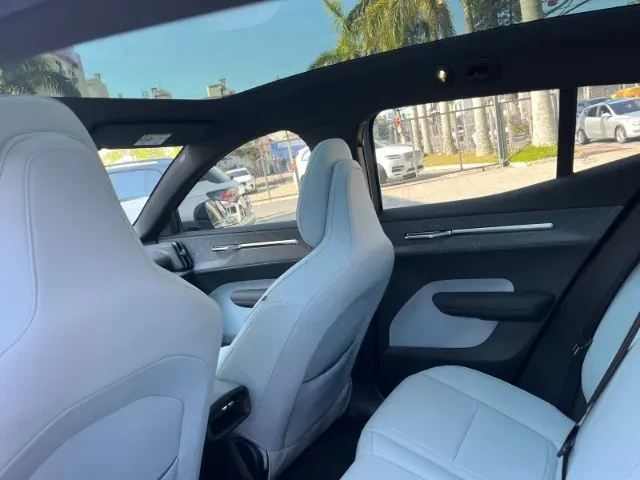 Volvo EX30 - Imagem 9