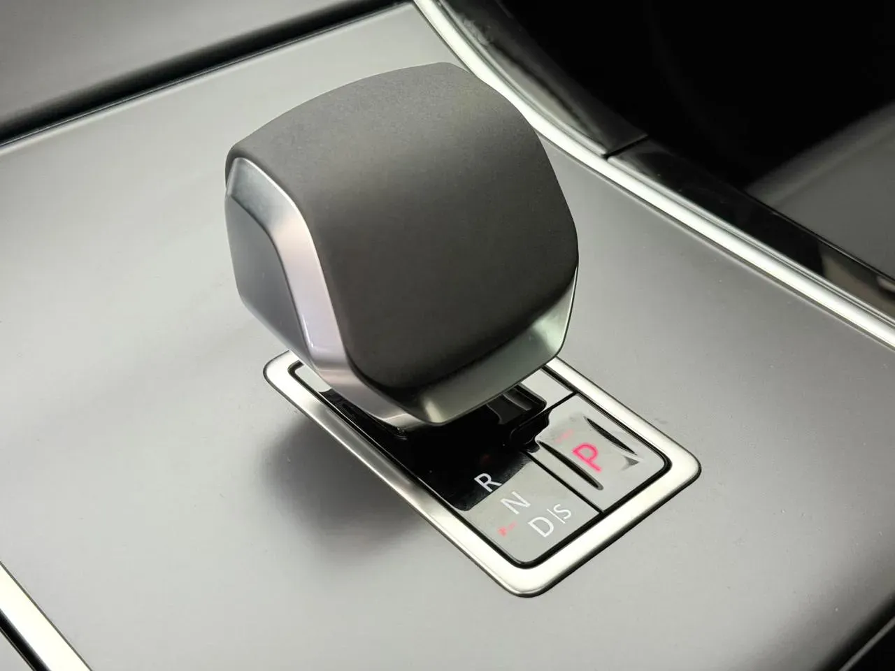 Land Rover Range Rover Velar - Imagem 16